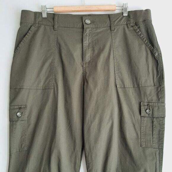 LEE Relaxed Fit Flex-to-go Mid-Rise Cargo Capri Pants Green Sz 18 - Picture 3 of 13